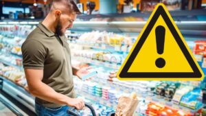 Термінове вилучення сиру із супермаркетів