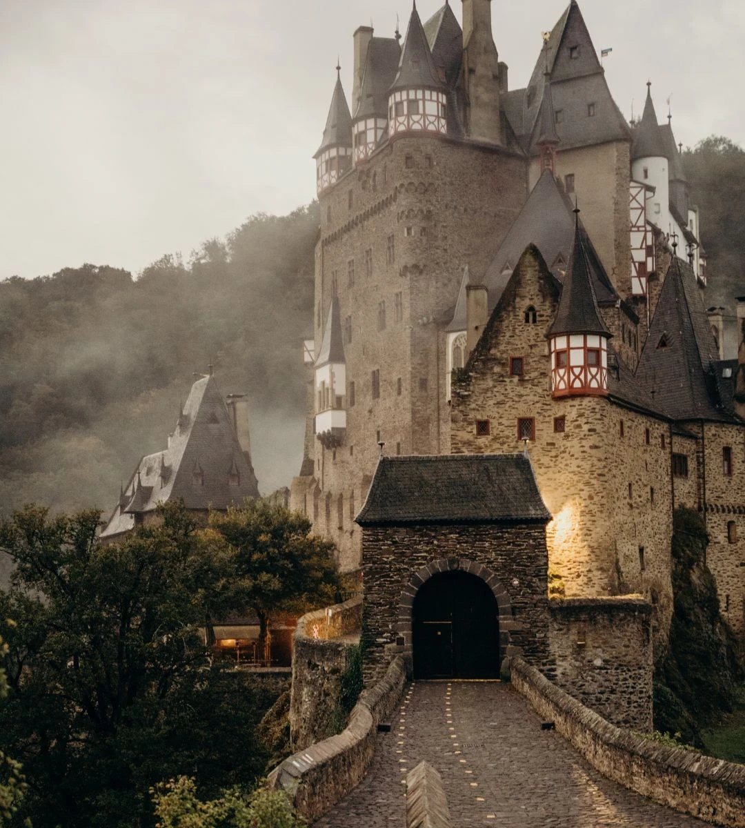Німецькі природні скарби: 8 місць, які зачарують вас 3 Замок Ельц (Burg Eltz)