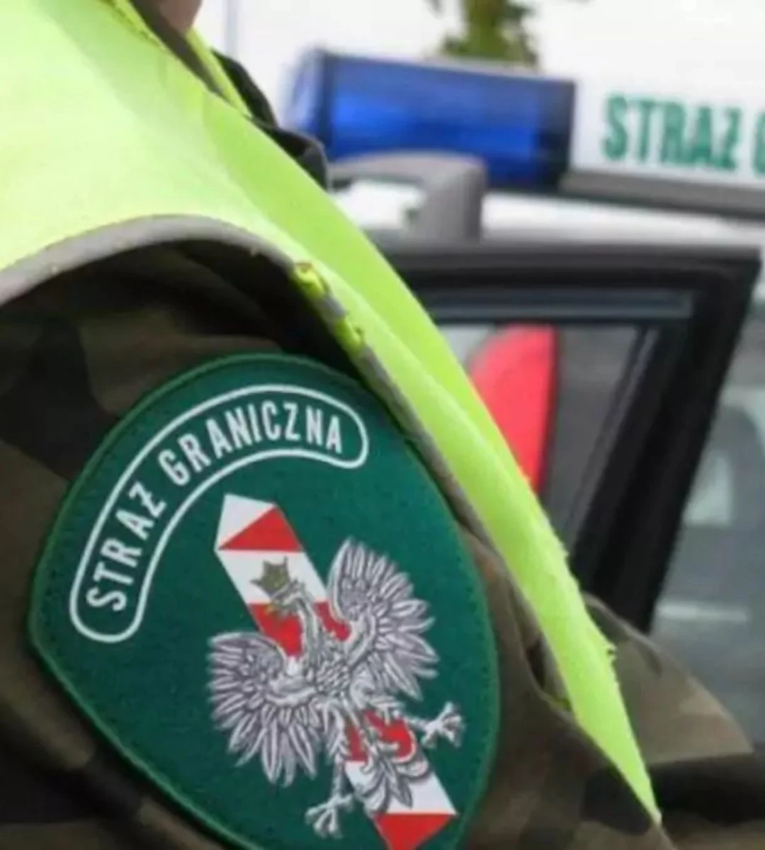В'їзд до Польщі з Німеччини з 7 липня 2025 року. Важлива інформація для подорожніх 2 В'їзд до Польщі з Німеччини з 7 липня 2025 року. На фото нашивка прикордонної служби на плечі службовця