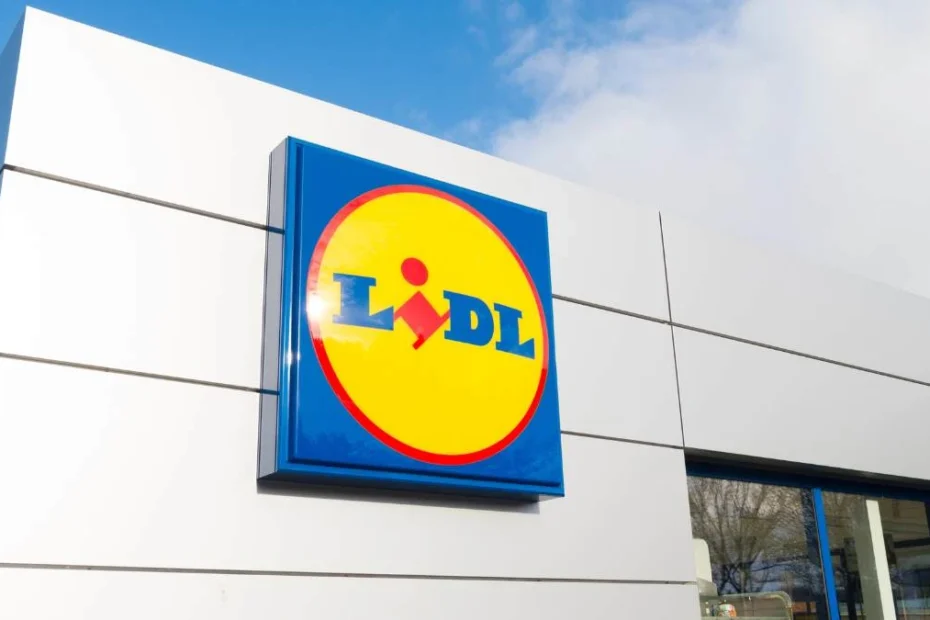 Колишні працівники розкривають маркетингові трюки Lidl: ті, хто їх знає, економлять багато грошей. На фото: логотип Lidl на будівлі супермаркету.